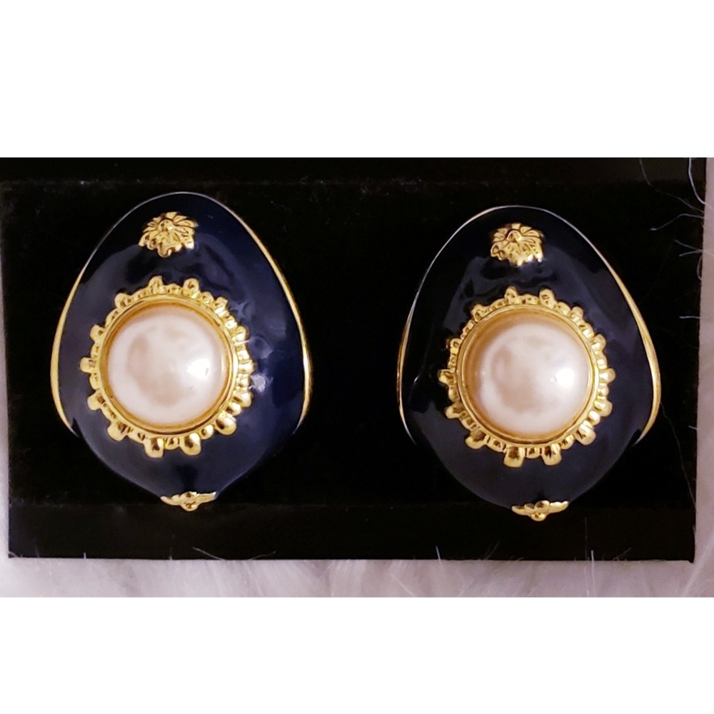 VINTAGE💕 Joan Rivers Earrings